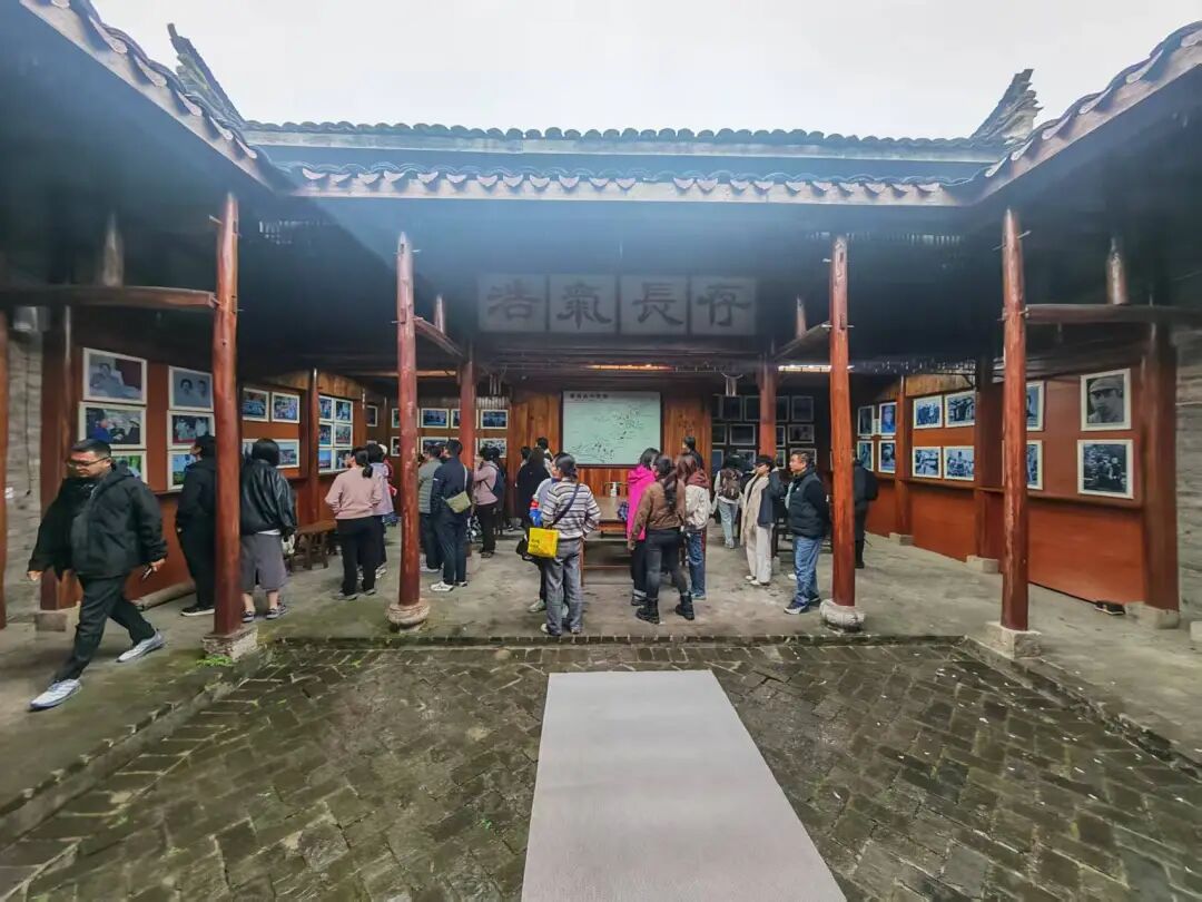 微信图片_20251028104157.jpg 微信图片_20251028104157.jpg
