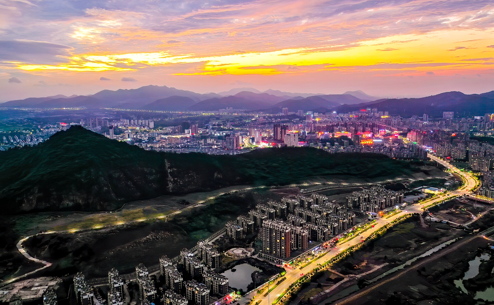 秋日夕照 绚丽多彩DJI_0759.jpg 秋日夕照 绚丽多彩DJI_0759.jpg